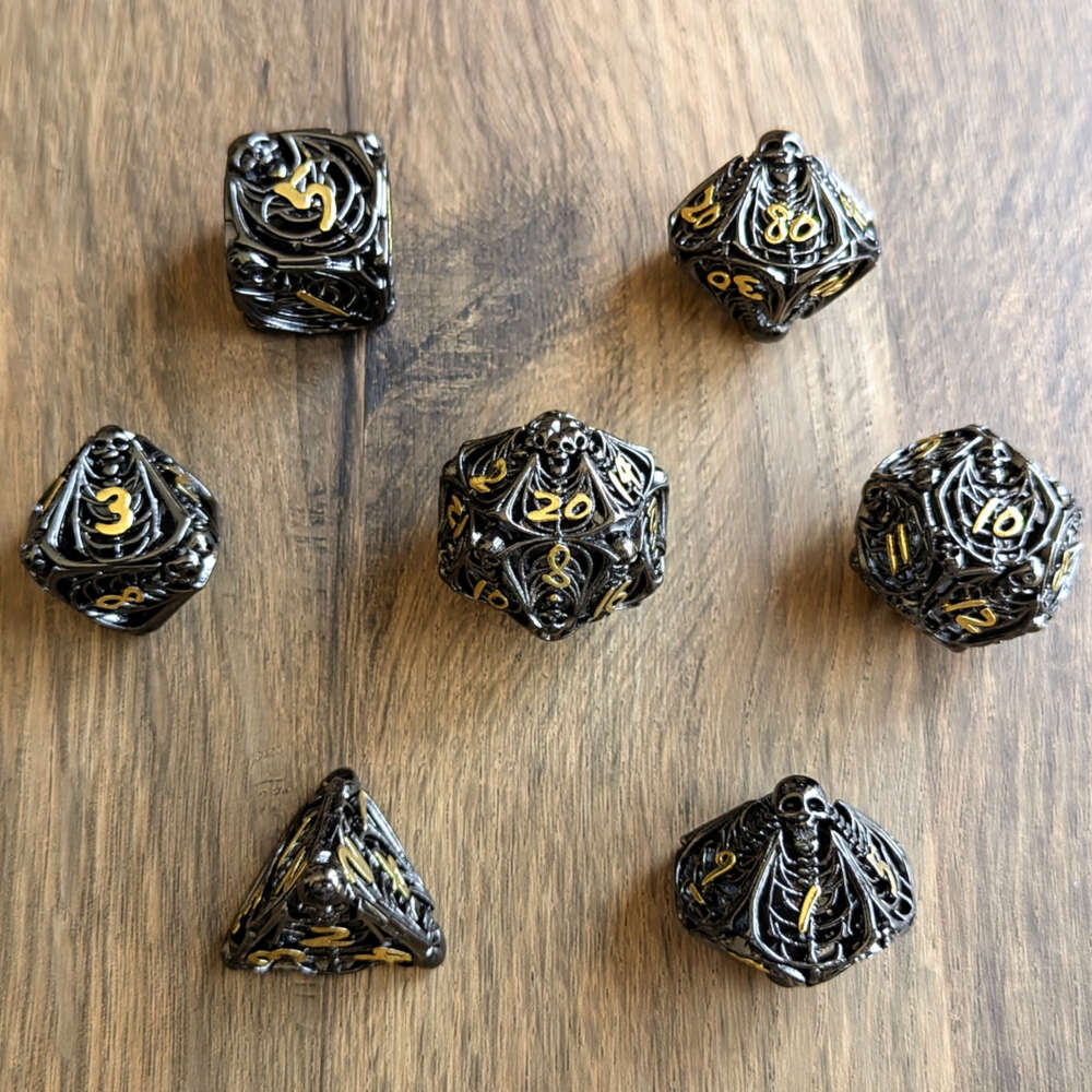 Black Gold Skull Macabre Dice Set