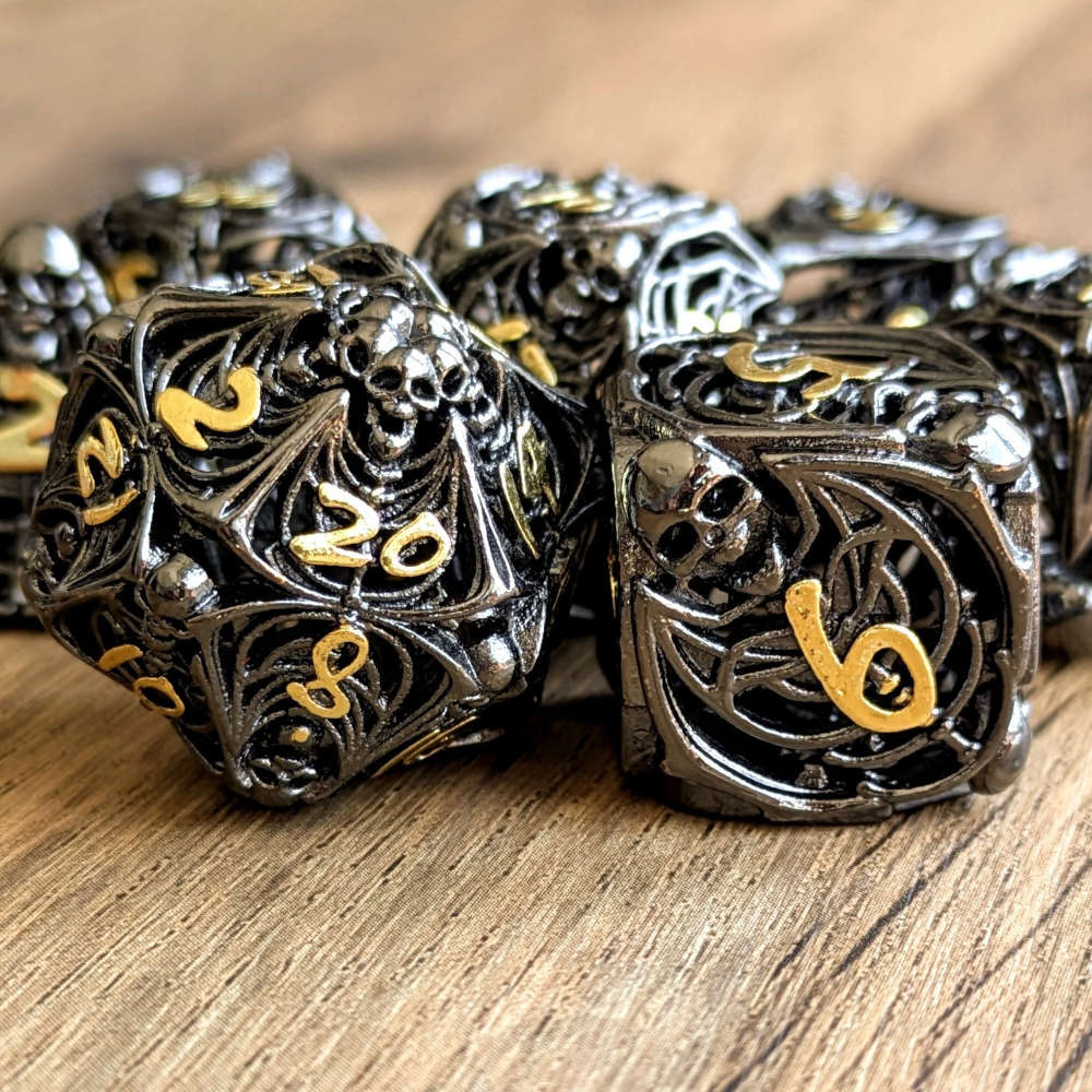 Black Gold Skull Macabre Dice Set