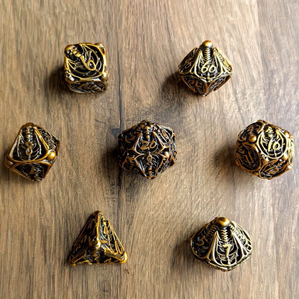 Gold Skull Macabre Dice Set