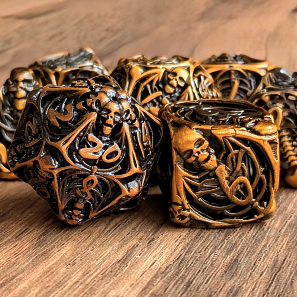 Gold Skull Macabre Dice Set