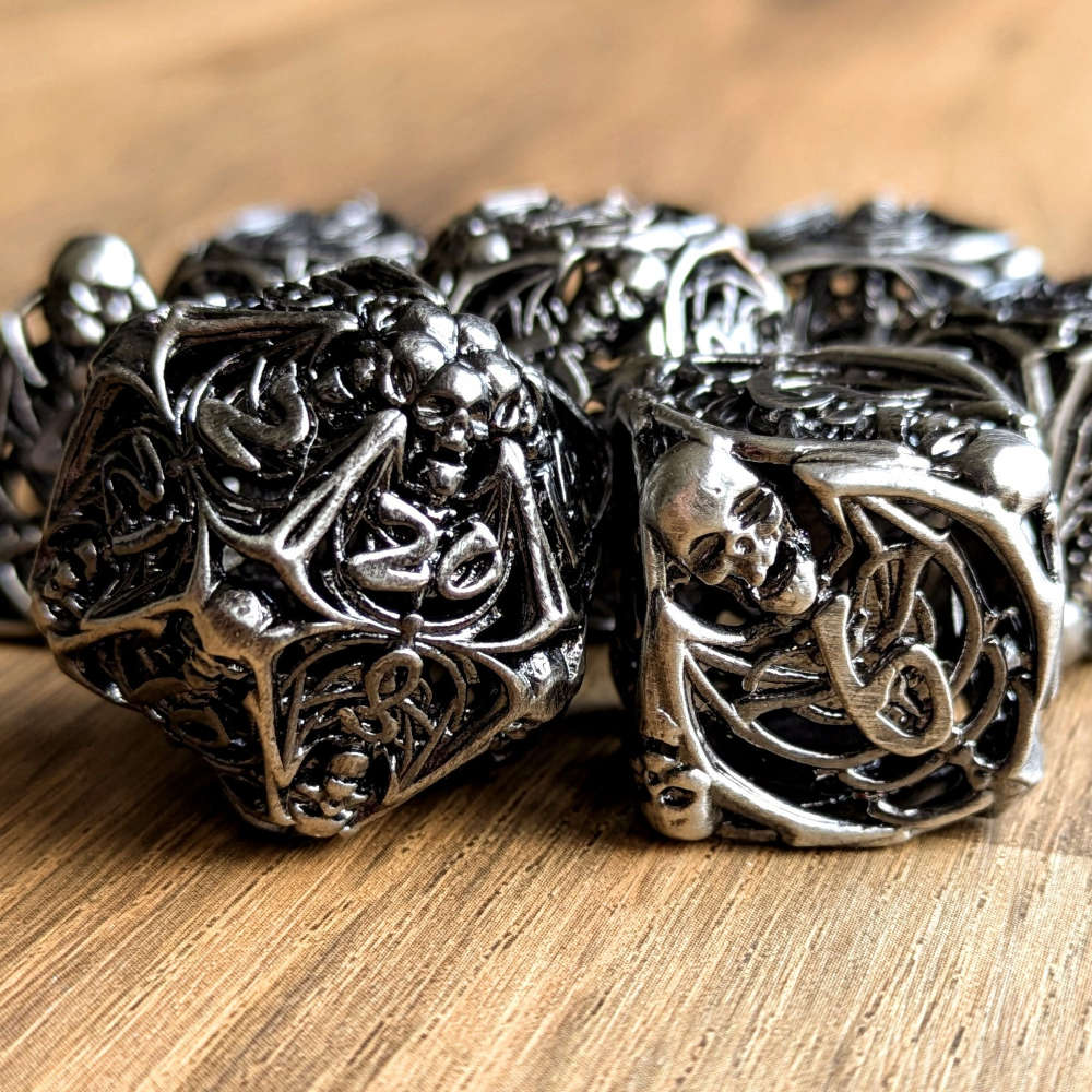 Silver Skull Macabre Dice Set